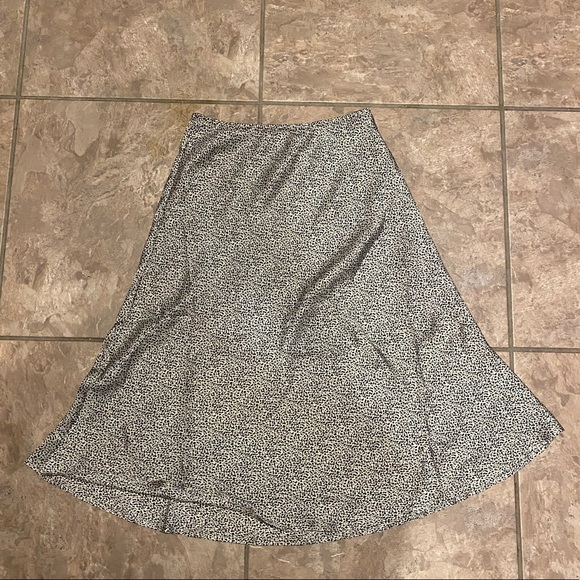 Dresses & Skirts - 💕Midi Animal Print Skirt💕